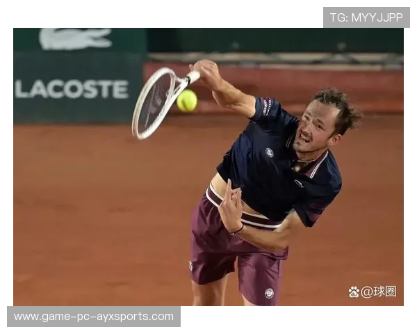 梅德韦杰夫底线快节奏来回吊打对手